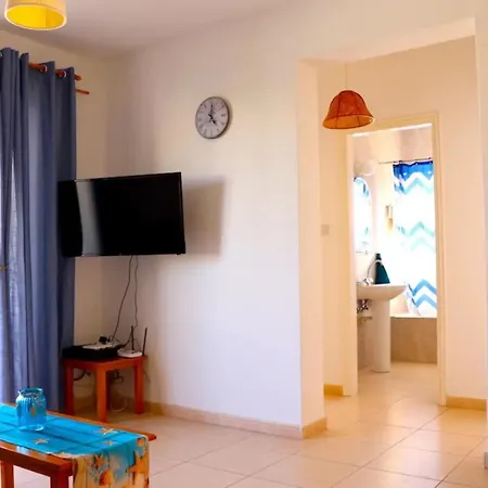 Central 2 Bedroom In Kato Apartment Paphos
