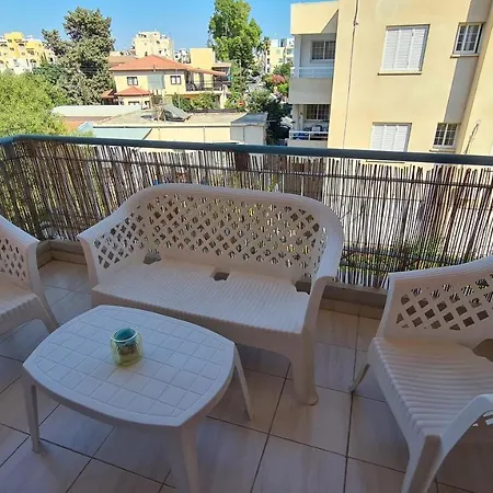 Central 2 Bedroom In Kato Apartment Paphos